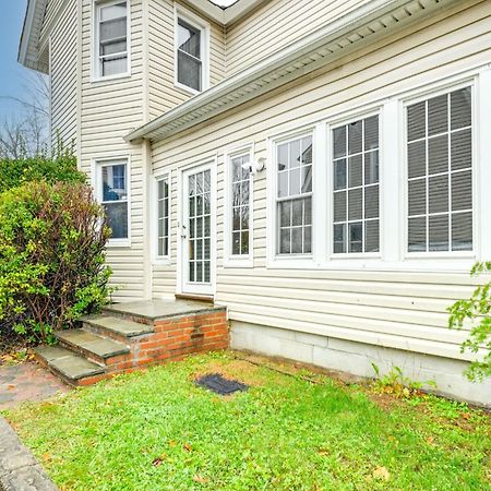 Charming Long Island Home With Fenced Yard! Фрийпорт Екстериор снимка