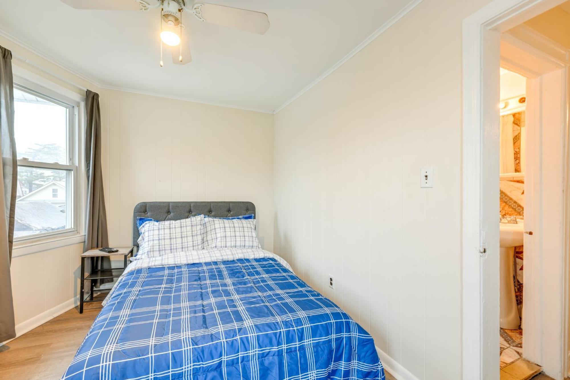 Charming Long Island Home With Fenced Yard! Фрийпорт Екстериор снимка