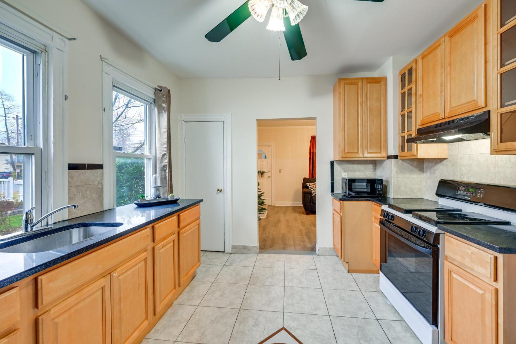 Charming Long Island Home With Fenced Yard! Фрийпорт Екстериор снимка