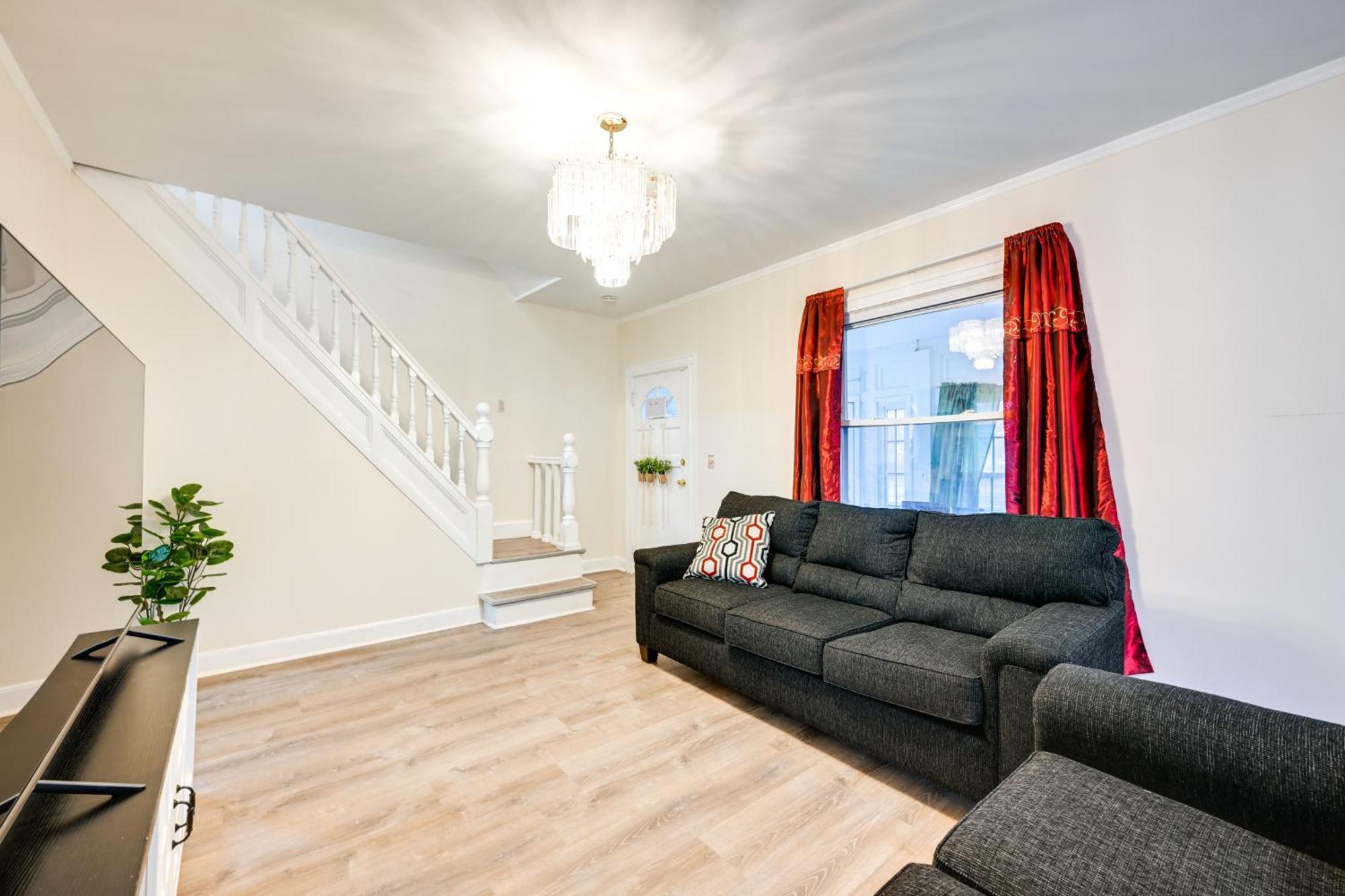 Charming Long Island Home With Fenced Yard! Фрийпорт Екстериор снимка